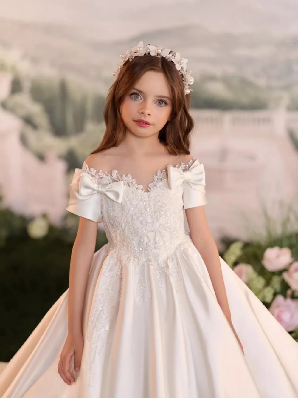 New Arrival Luxury Satin Girls Dresses Formal Evening Gown Sweet Elegant Beaded Bow Kids Princess Gown Wedding Party Dresses