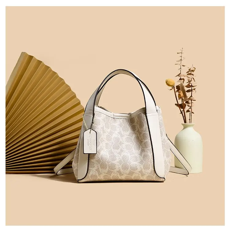 Famous design women's chain strap crossbody bag outdoor casual handbag daily use fashionable shoulder bag