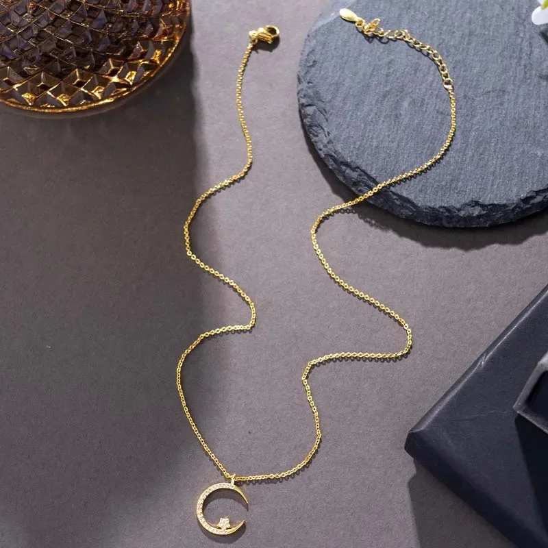 Fashion Shining Inlaid Zirconia Star Moon Pendant Necklace for Women Luxury Crystal Clavicle Chain Necklace Wedding Jewelry