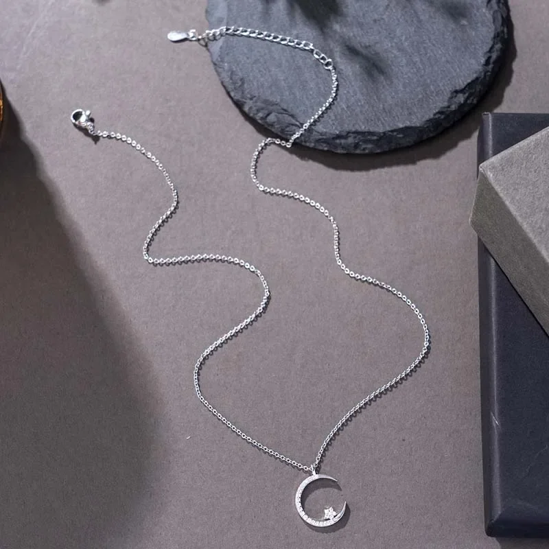 Fashion Shining Inlaid Zirconia Star Moon Pendant Necklace for Women Luxury Crystal Clavicle Chain Necklace Wedding Jewelry