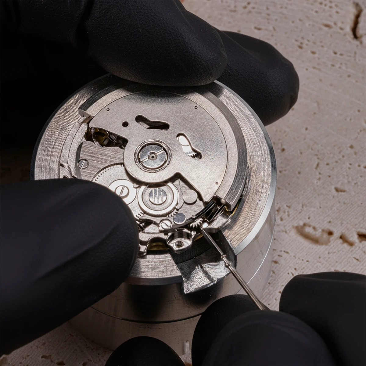 NH35A Movement High Accuracy Automatic Mechanical Movement 3'O 3.8 Clock Date Replacement Japanese NH35 for Watch Making