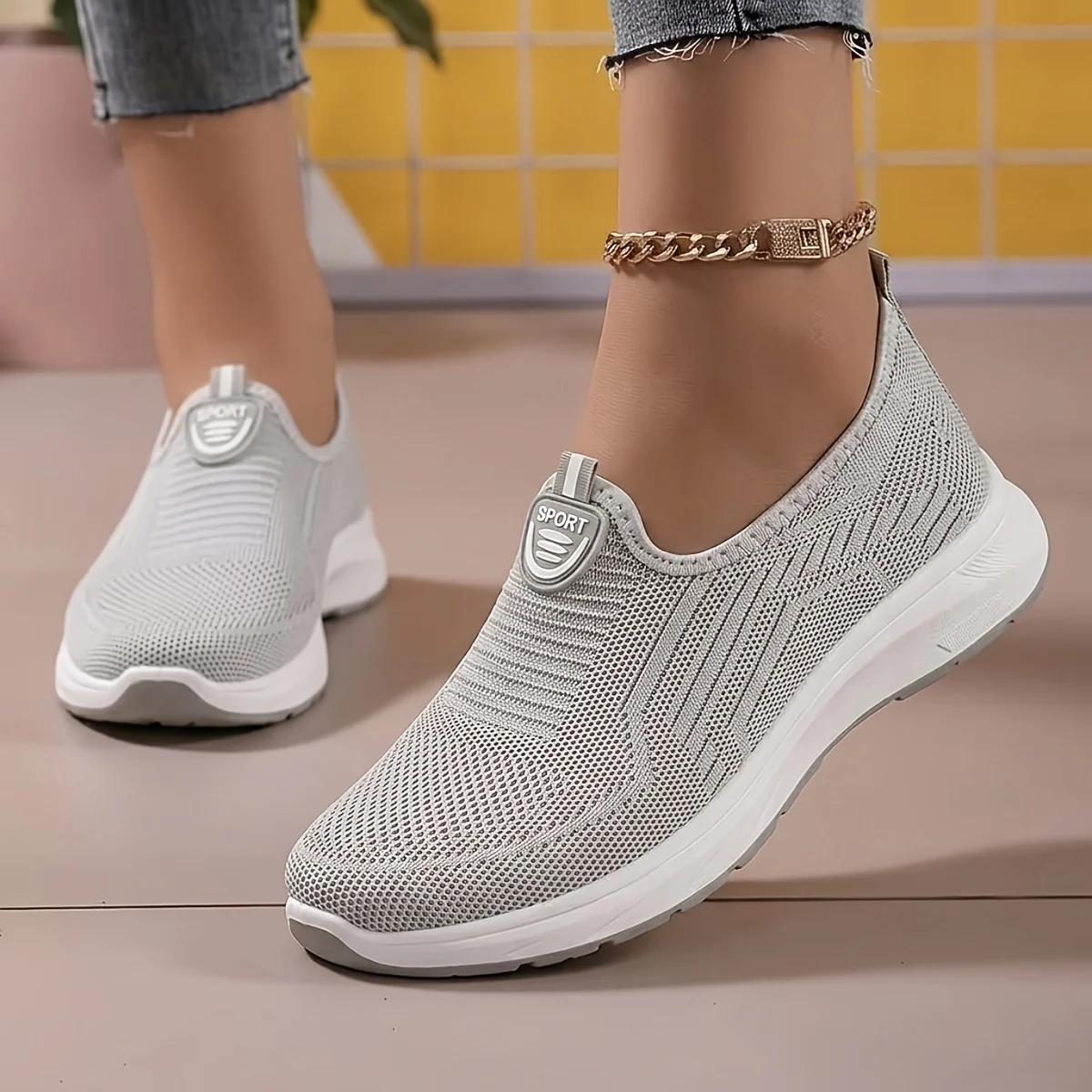 2026 New Women Slip On Walking Sneakers Breathable Flying Knit Mesh Casual Loafers Lightweight Cushion Platform Non Slip Soft Sole Comfort Athletic Footwear Multicolor Lazy Slip-in Trainers Plus Size 35-44 For Daily Shopping Gym Workout Travel Outdoor Eld