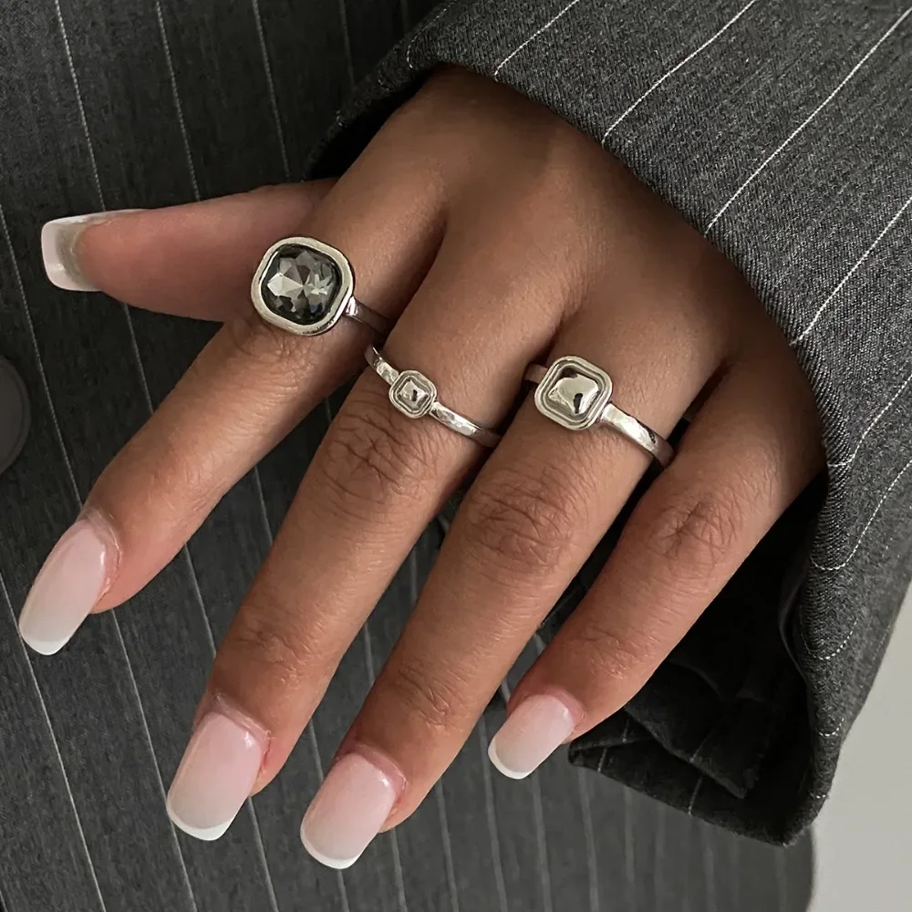 Women Minimalist Acrylic Rhinestone Open Ring, Korean‑Style Geometric Adjustable Knuckle Ring, Fashion Jewelry Accessory, Ideal Gift for Party and Daily Occasions