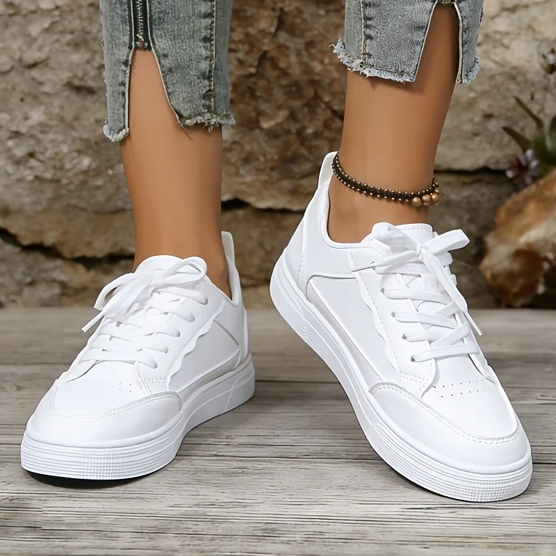 Women White Platform Sneakers 2026 New Fashion Lace Up Skate Shoes Ladies Light Soft Leather Casual Walking Shoes Non Slip Flat Sole All Match Daily Outdoor Comfy Versatile White Trainer Footwear Trendy Minimalist Basic White Sneakers for Daily Travel Sho