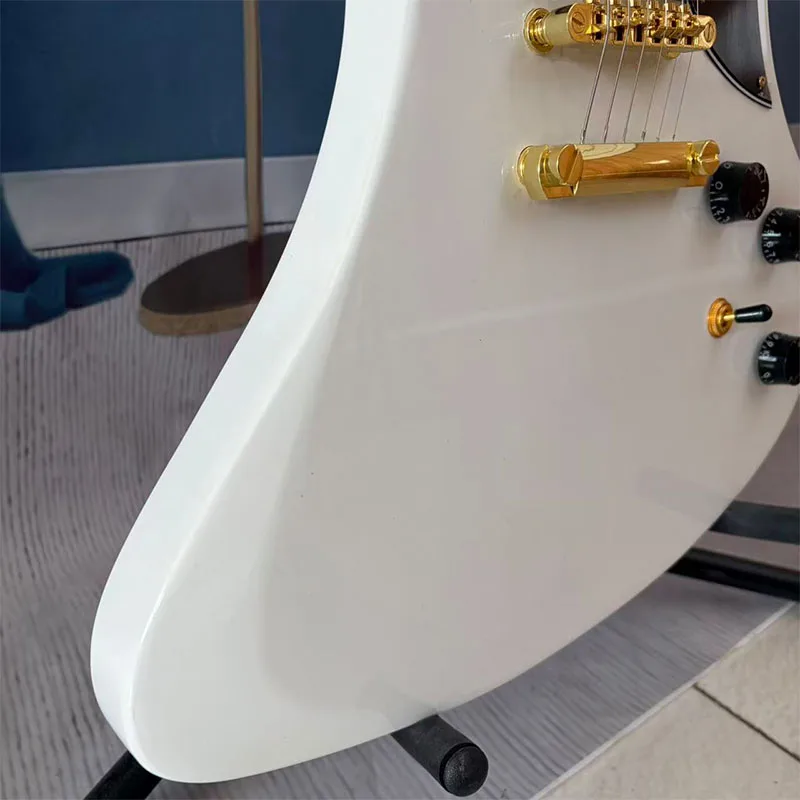 Local Warehouse, Unbranded Electric Guitar, White with Black Pickguard, Rock‑style, Suitable for Beginners and Intermediate Players, Holiday Gift, Free Shipping