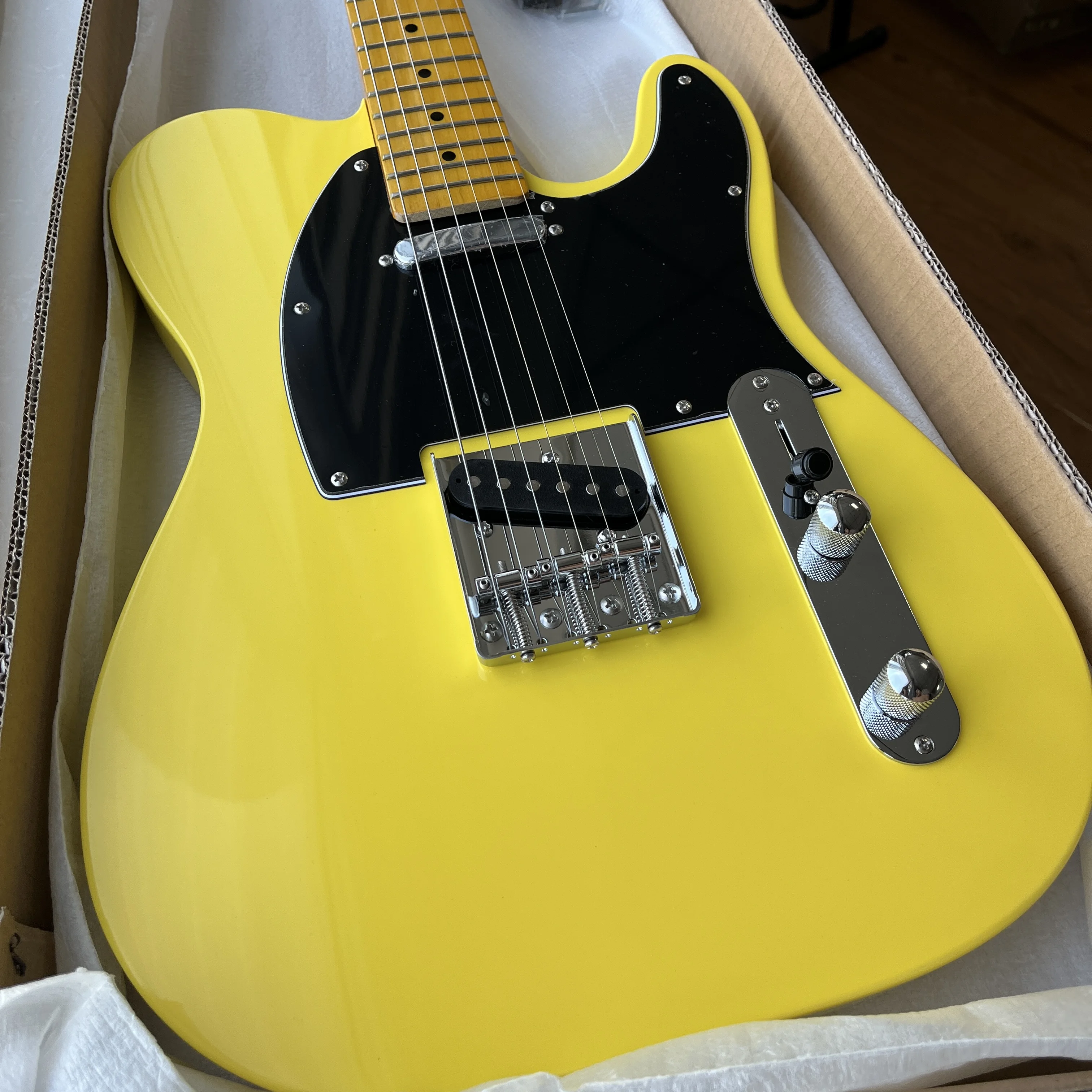 NEW Cream White Electric Guitar Mahogany Body Maple Fingerboard FREE SHIPPING Christmas Gift From An American Warehouse In Stock Free Shipping
