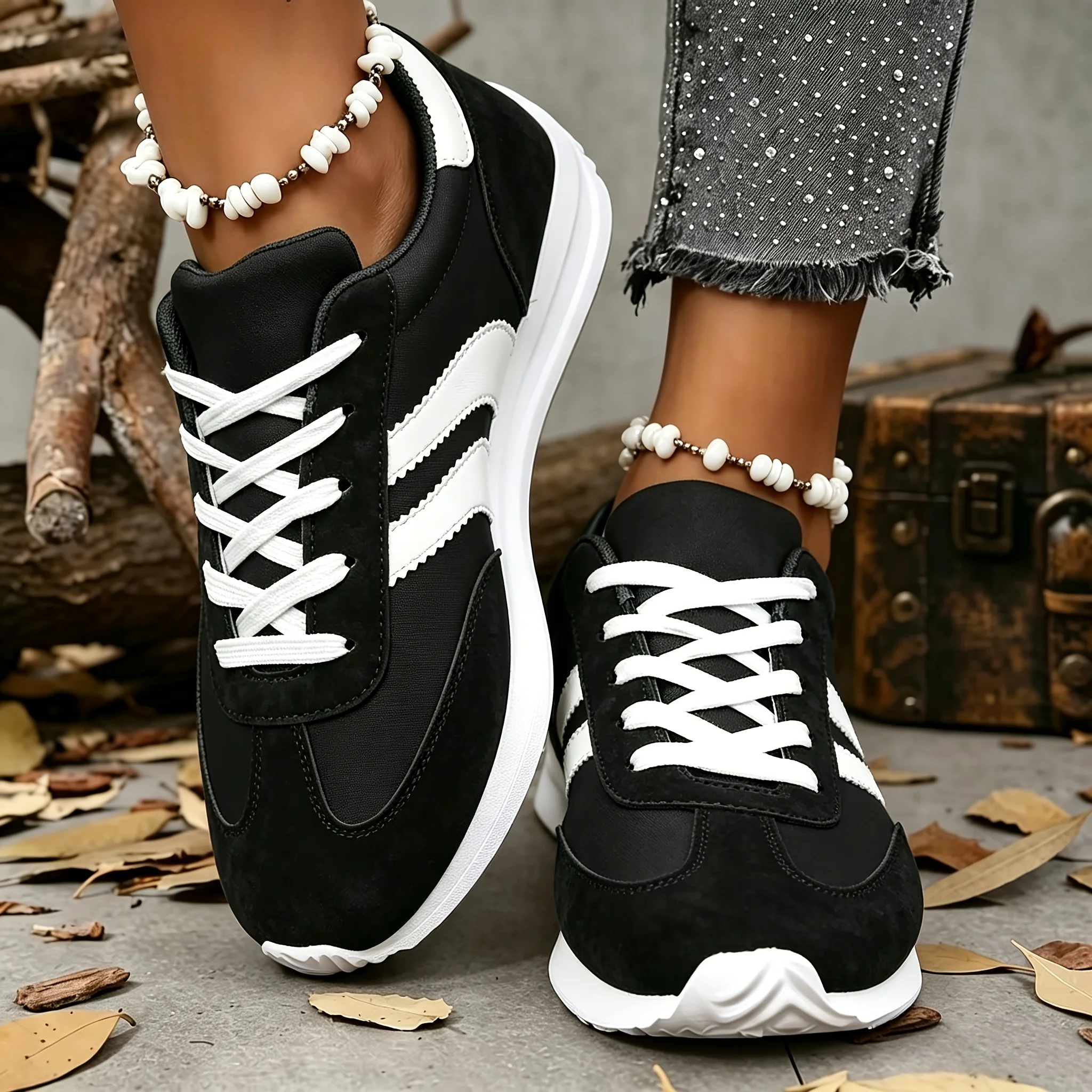 Women Retro Striped Suede Sneakers Lace Up Low Top Casual Shoes Comfort Soft Sole Non Slip Walking Trainers Multicolor Fashion All Match Daily Outdoor Sports Footwear For Ladies All Seasons Daily Wear