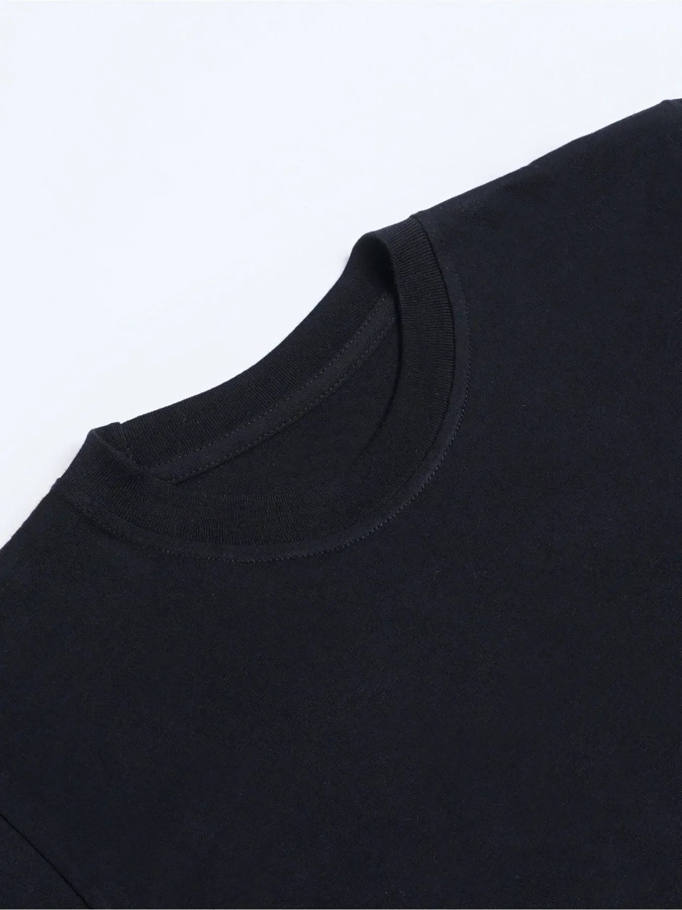 The Humorous Halloween T‑Shirt Features A Playful "Boo Sheet" Design In Soft Fabric With A Casual Crew Neck And Short Sleeves. This Trendy Top Is Available In A Slightly Stretchy And Regular Version In A Variety Of Sizes To Suit Different Body Types.