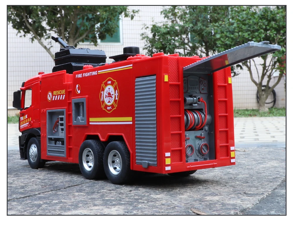 Large Water-Squirt Fire Water Tank Truck Model Metal Die-Cast Front Wheel Steering Children's Toy Car Ornaments Halloween Gift