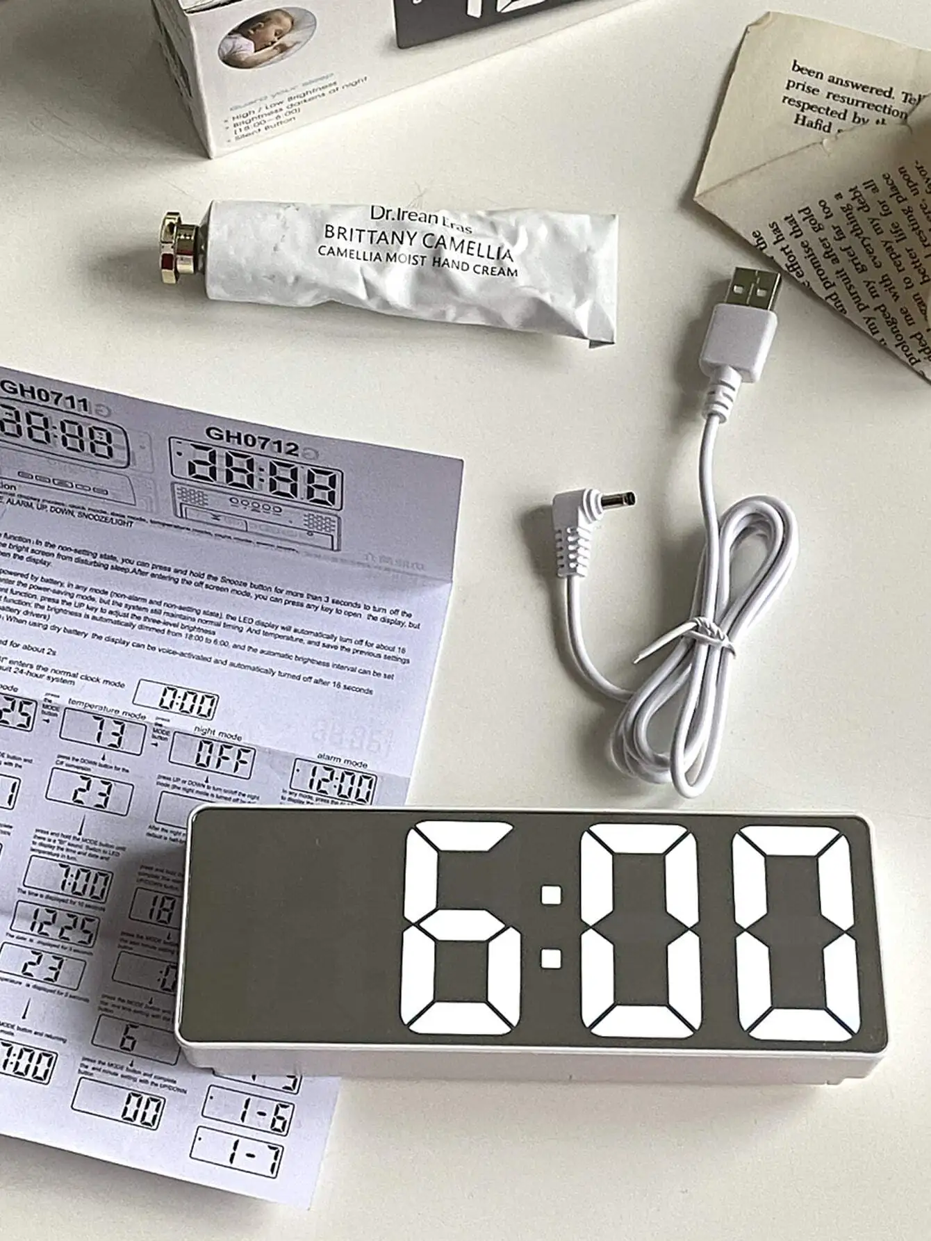 1pc LED Mirror Desk Clock, Digital Alarm Clock With Snooze Function, Snooze Function, Home Decor, chool Surprise, Study Supplies, Aesthetic sh2305111219428259