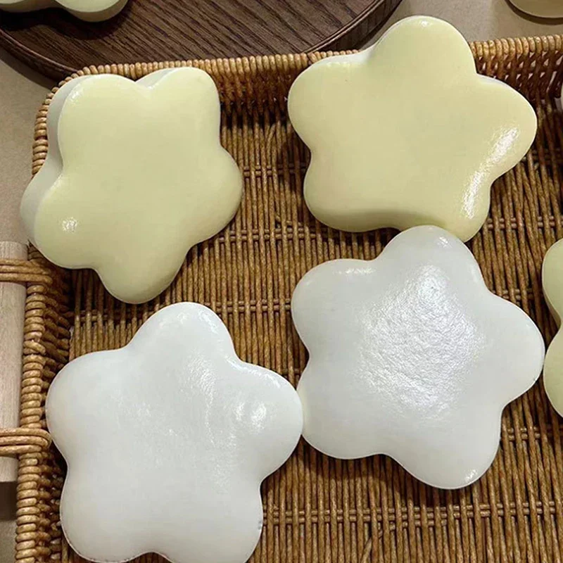 1PC *Kawaii Star Squeeze Toy Cute Flower Slow Rebound Wet Soft Suction Finger Pinch Decompression Squishy Toy Stress Release Toy