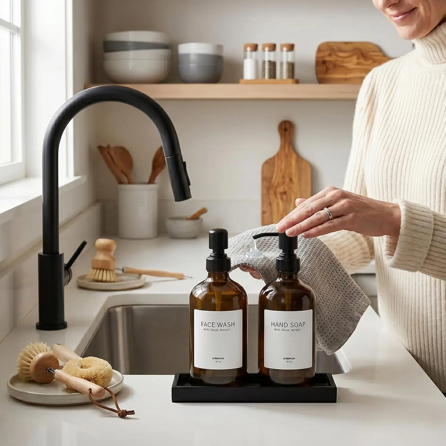 Amber Glass Soap Dispenser Set, 2 Pack 16 Oz Refillable Liquid Soap Dispenser with 304 Stainless Steel Pump and Tray