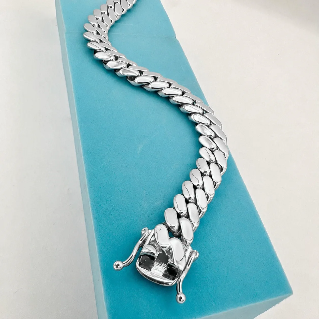 16mm Cuban Link Chain Necklace for Men, Hip Hop Jewelry,Stainless Steel Miami Style Chain, Streetwear Accessory for Daily Wear