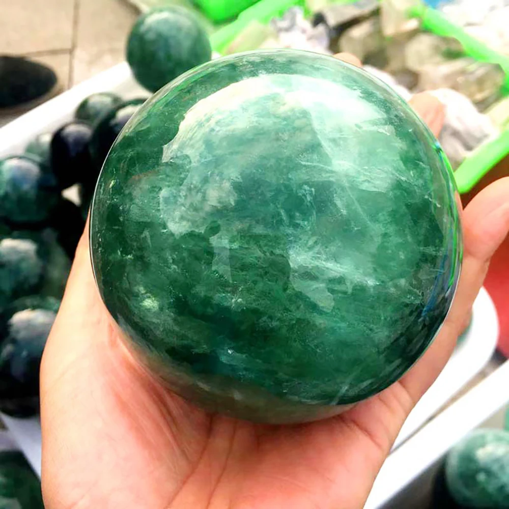 6-7cm/2.36-2.76inch Natural Green Fluorite Crystal Ball with Wooden Stand Polished Reiki Healing Chakra Stone for Clarity Focus Balance Meditation Yoga Feng Shui Home Office Desk Decor Display Emotional Healing Gift for Crystal Lover Collection