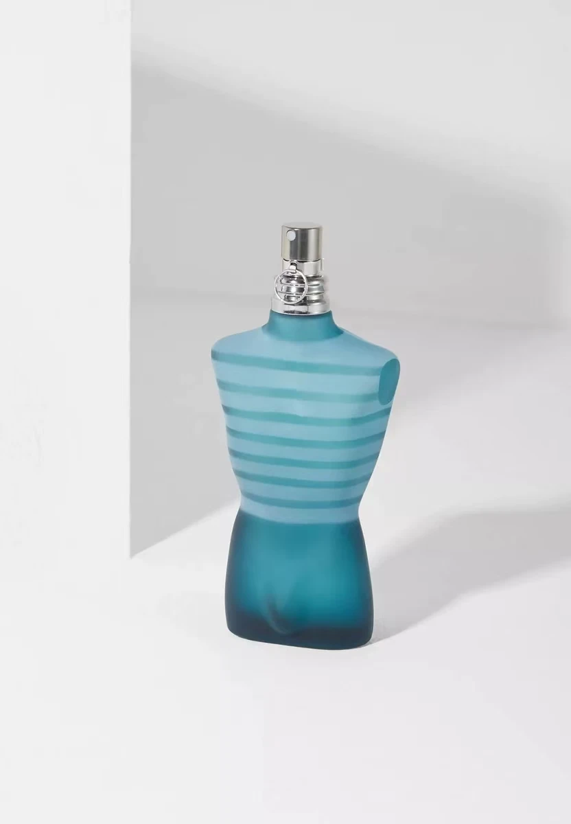 Jean Paul Gaultier Le Male Carries Summer Coastal Vibe. Crisp Mint Leads The Scent, Finished By Lavender And Light Wood, Just Like Sea Breeze, Perfect For Vacation And Travelling.