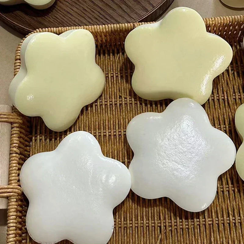 Yellow Milk Scent Star Squeeze Toy Slow Rising Pinch Stress Release Toys Super Soft Slow Rebound Decompression Toy Funny Gifts