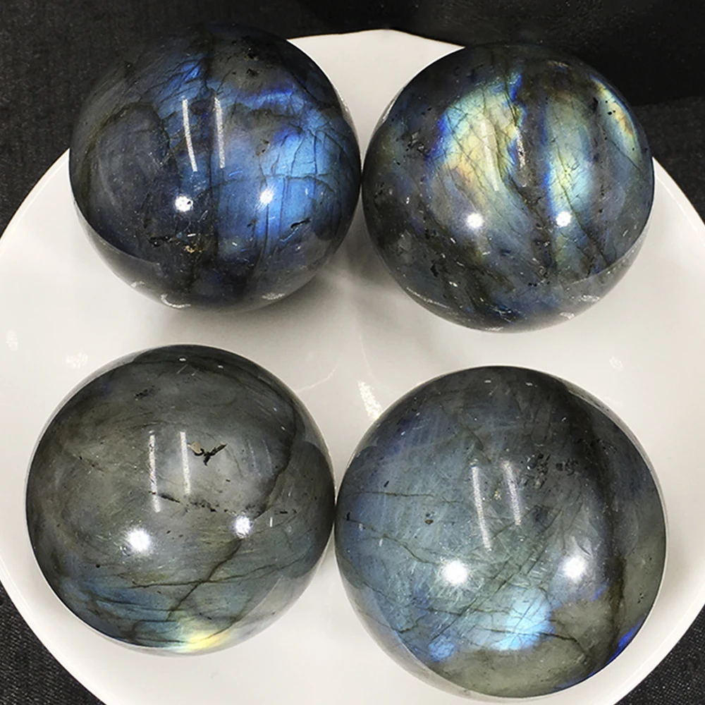 1.6-2inch Natural Labradorite Crystal Ball with Wooden Stand Polished Reiki Healing Chakra Stone for Intuition Protection Transformation Meditation Yoga Feng Shui Home Office Desk Decor Living Room Bookshelf Display Blue Green Flash Iridescent Gift