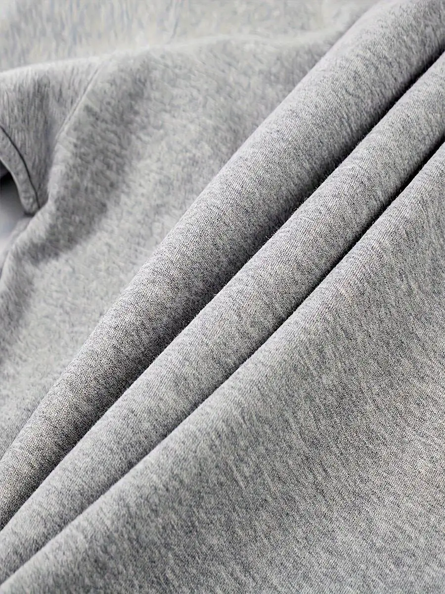 Daily Casual Plus‑Size Women Pullover Sweatshirt, Love Graphic Crew Neck Long‑Sleeve Top, Comfortable Versatile Garment For Home & Going‑Out Outfits
