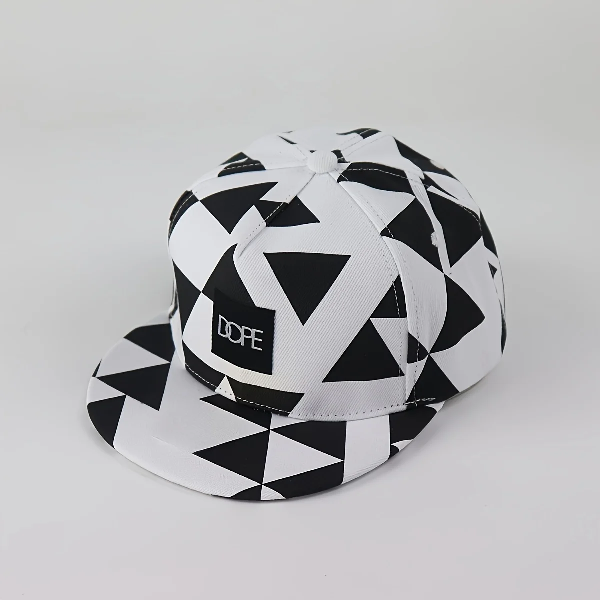 Black White Geometric Triangle Print Snapback Hat Flat Brim Hip‑Hop Baseball Cap Adjustable Streetwear Sun Hat for Men Women Daily Outdoor