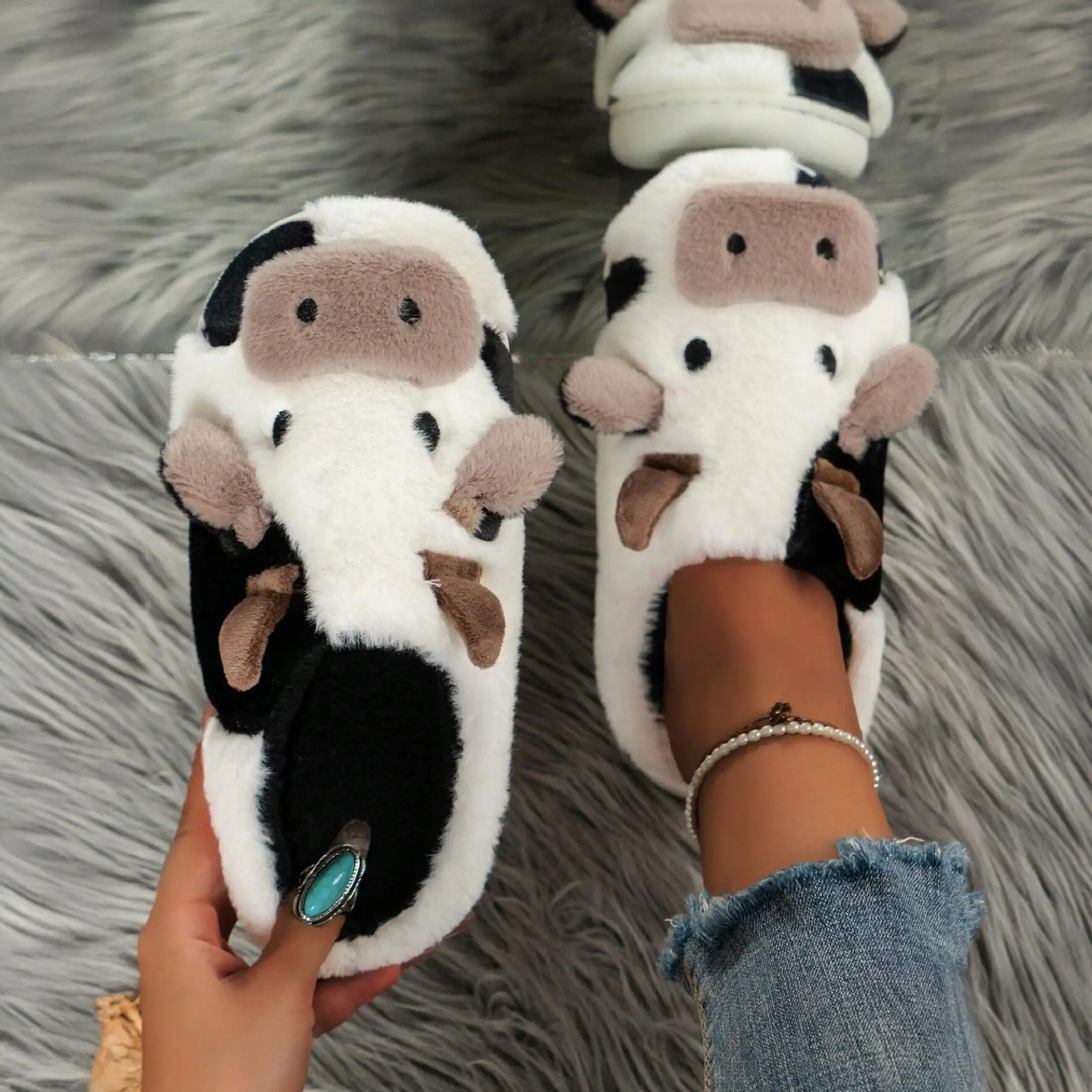 Women Kawaii Fuzzy Cute Cow Slippers for Women Winter Warm Cozy Animal Girl Slippers Walking Shoes Fur Lined Clogs