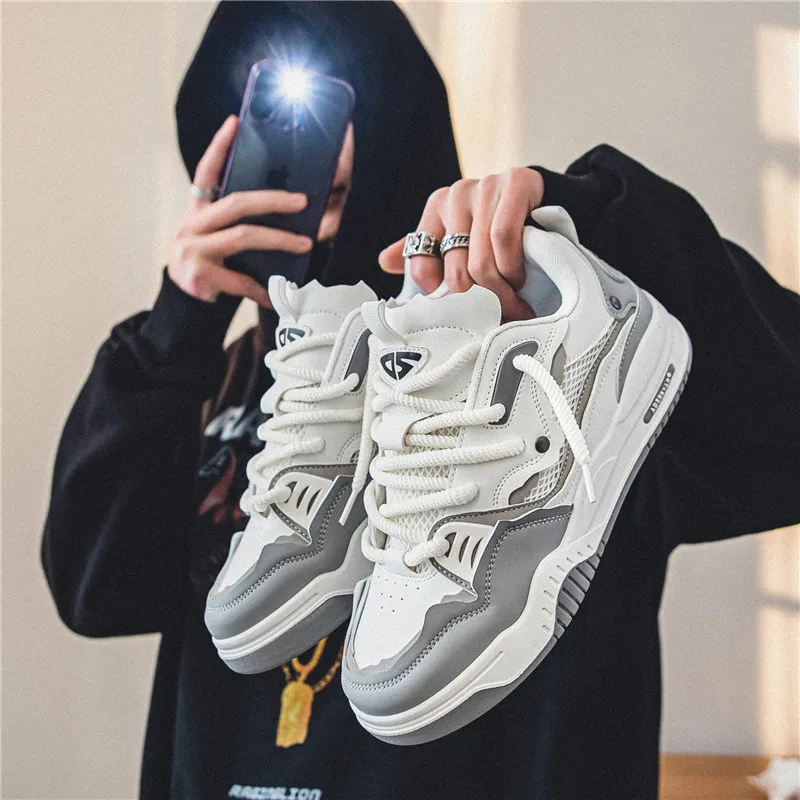 Men's Shoes Four Seasons of the New Style All Kinds of Students Retro Platform Leisure Sports Shoes
