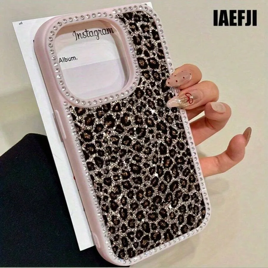 A Shiny Leopard Print Flip Case With Diamonds For IPhone 17promax/17air 16 Pro Max, 16, 15 Pro, 14, 14 Plus, 14 Pro Max, 13, 13 Pro, 12 Pro And 11 Pro Max Models. Designed To Resist Drops And Stains, This Soft Case Is Perfect For Men