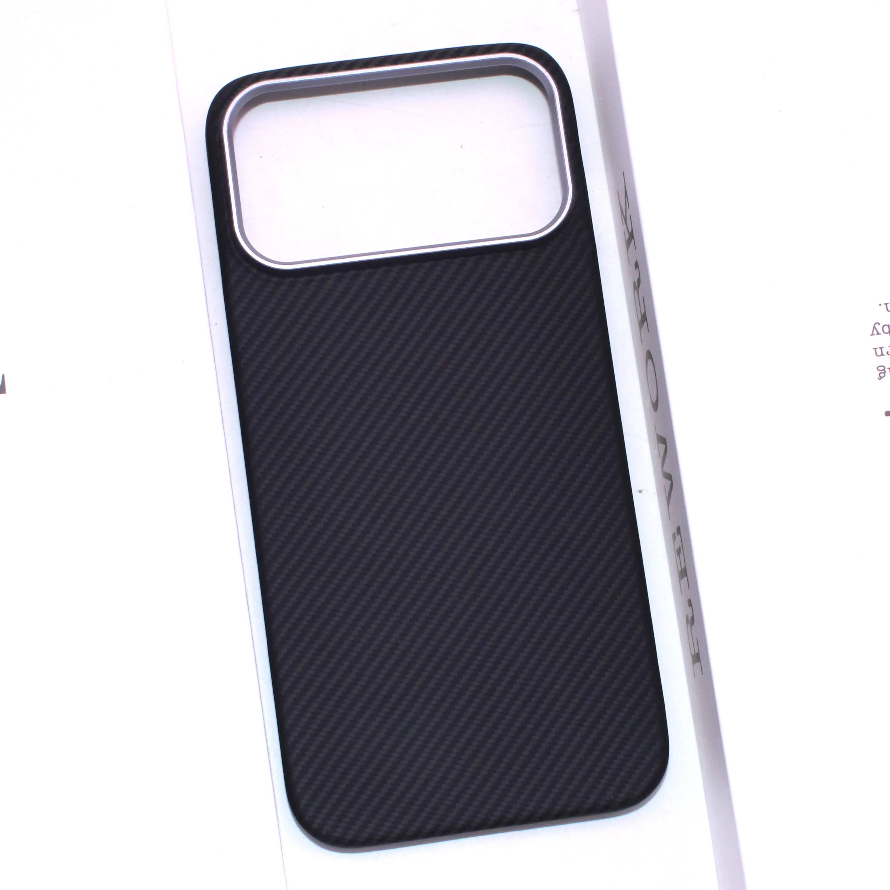 Aramid Fiber Kevlar Phone Case For iPhone 17 Pro Max Ultra Thin Shockproof Lightweight Hard Cover