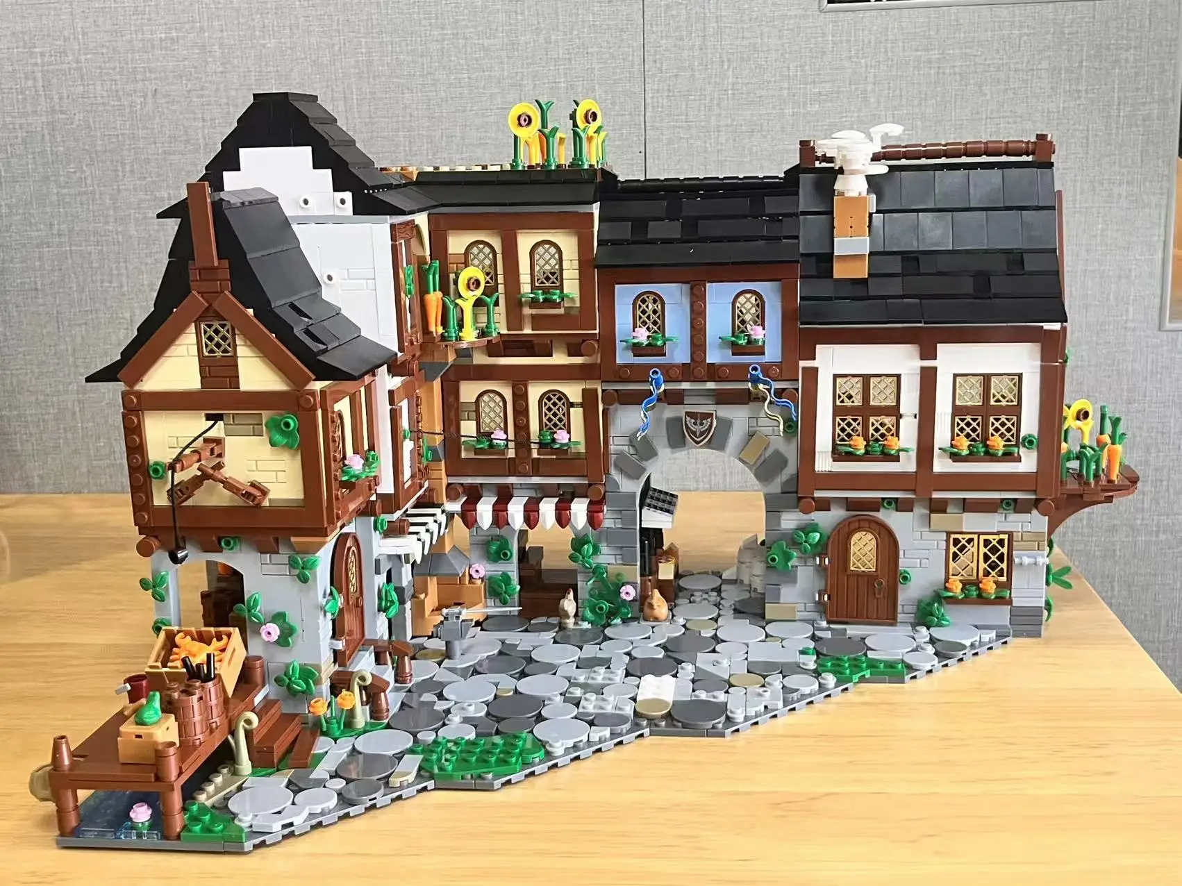 Barweer Medieval Towns Building Blocks Set 3867PCS European Style City Street View Village Architecture Modular Model Kit Construction Bricks Set Assembly Toys for Adults Gifts Home Decoration