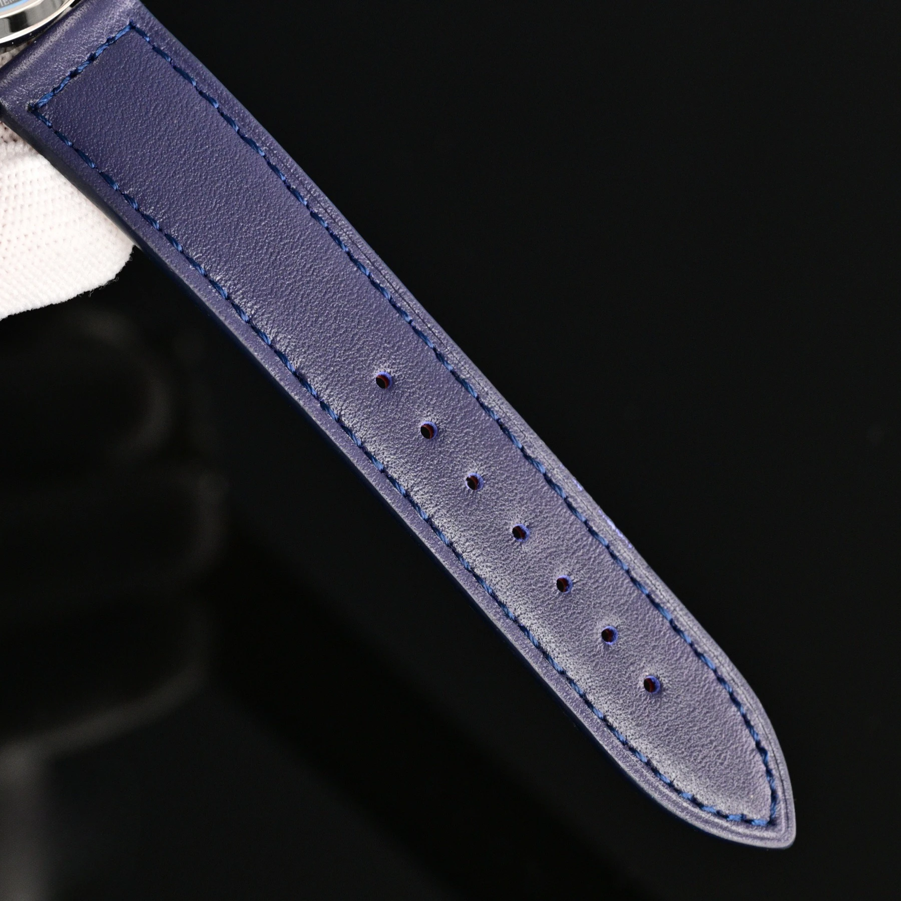 Customizable Luxury Watch in 316L Steel Automatic Mechanical Movement Exquisite Heritage and Artisanal Dial Size 39mm