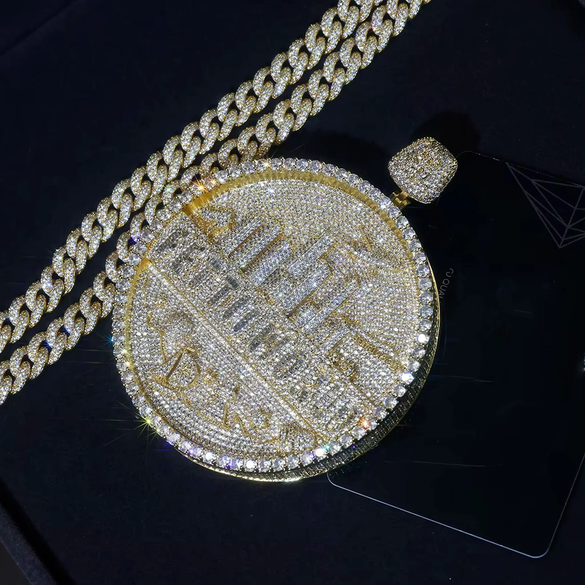 LYEE CYEE Luxury Full Diamond Two Color ASTROWORLD City Hip Hop Letter Pendant Necklace Round Cut Rap Singer Pendant Men and Women Fashion Street Party Gift Decorations Birthday Gifts Valentine's Day Gifts Unique Jewelry
