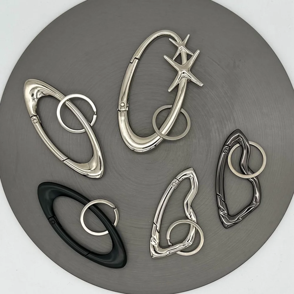 Y2K Punk Star Oval Essential Icon Carabiner Keychain Axe Shaped Mountaineering Car Key Ring Gothic Backpack Decor Korean Fashion