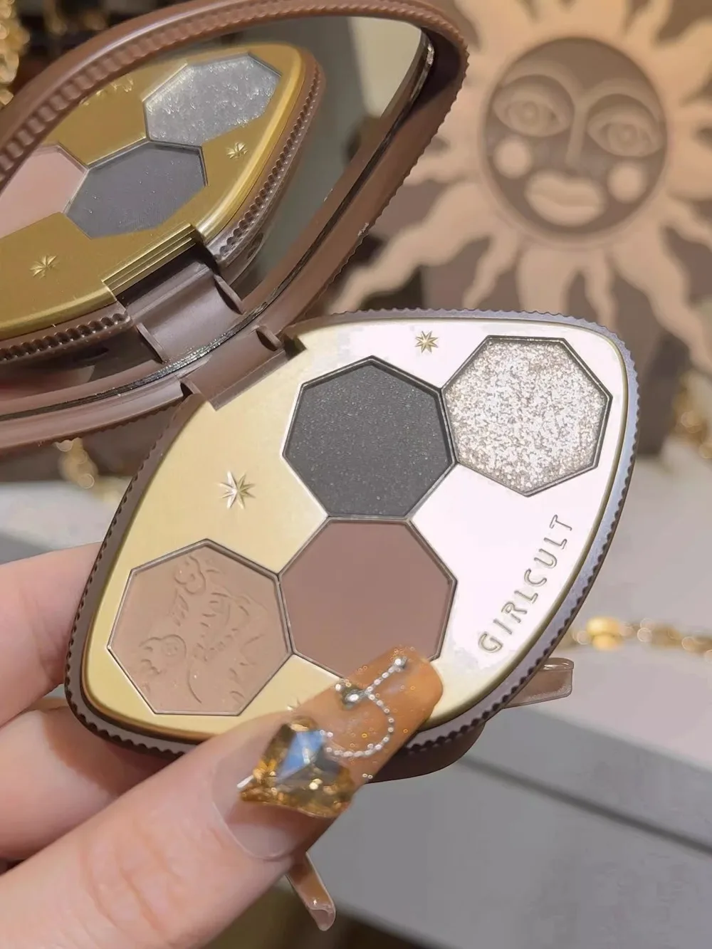 Girlcult 4-Color Glitter Eyeshadow Palette Chameleon Matte Champagne Shimmer Waterproof Eyeshadow Korean Vegan Makeup