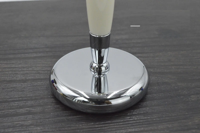 Dscosmetic White Metal Shaving Brush Stand Safety Razor Holder