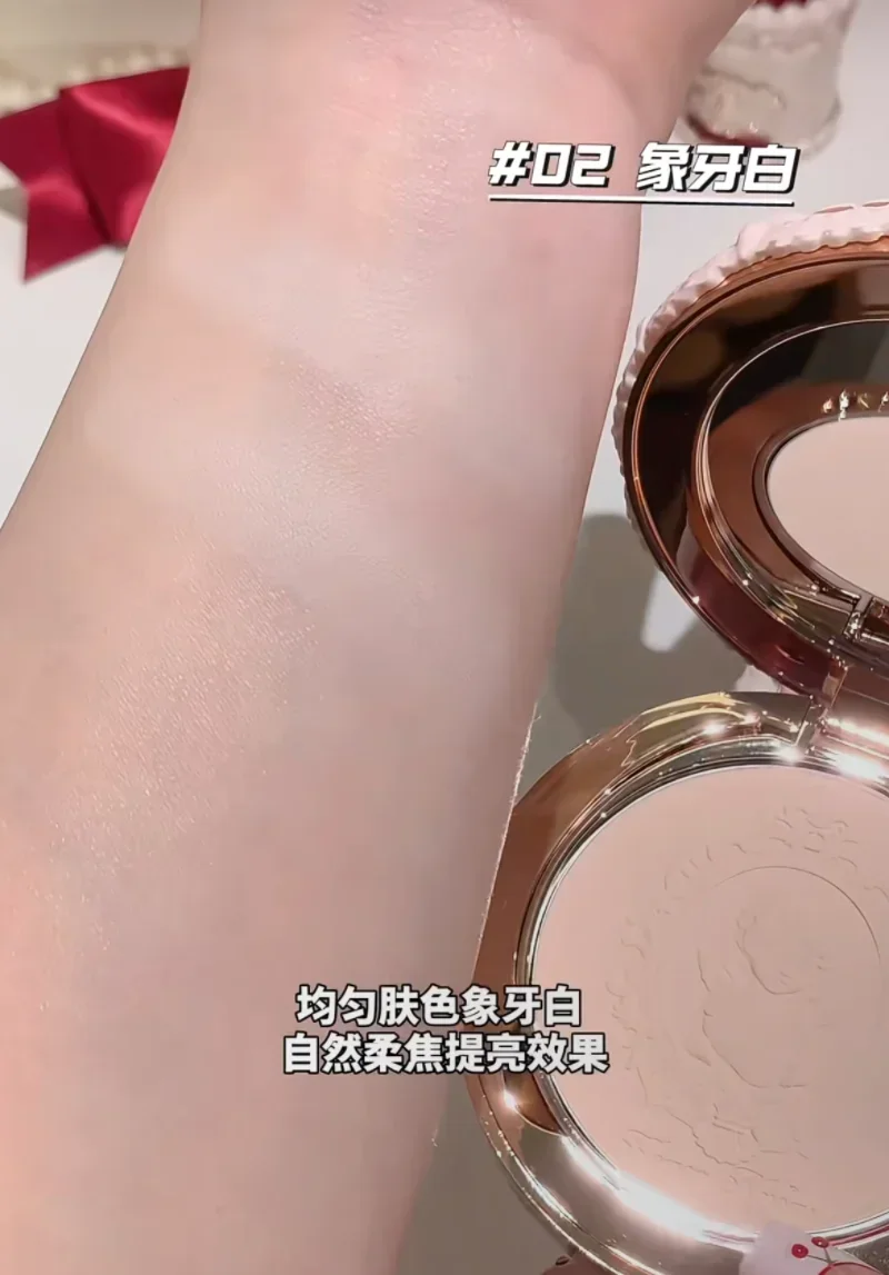 Flower Knows Knight Unicorn Cloud Powder Strawberry Cupid Pressed Powder Matte Soft Focus Oil Control Holding Powder