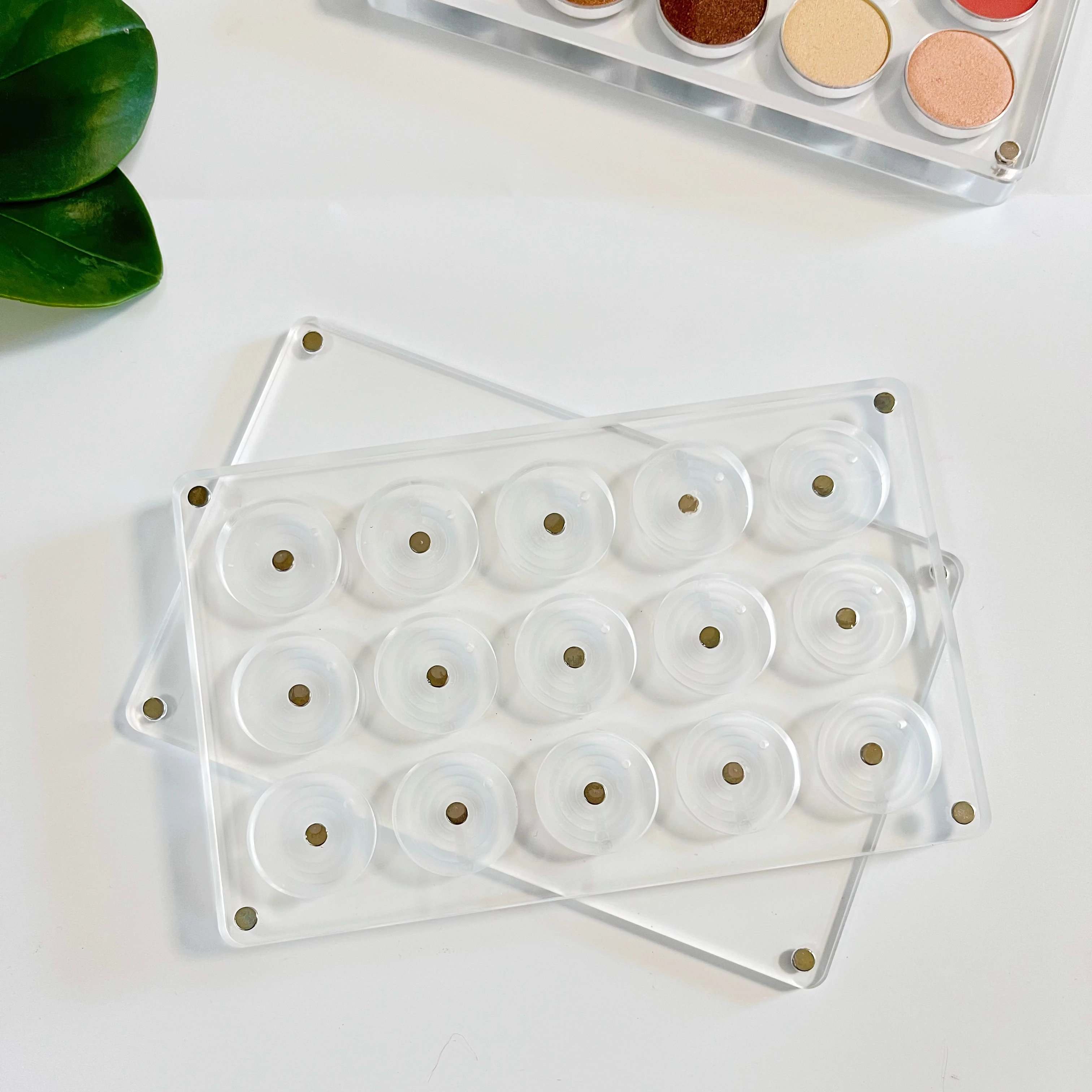 YicaiNew EMPTY Magnetic Eyeshadow Palette DIY Acrylic All Transparent Elegant Eye Shadow Makeup Palette 26mm*4/9/15/24 Holes