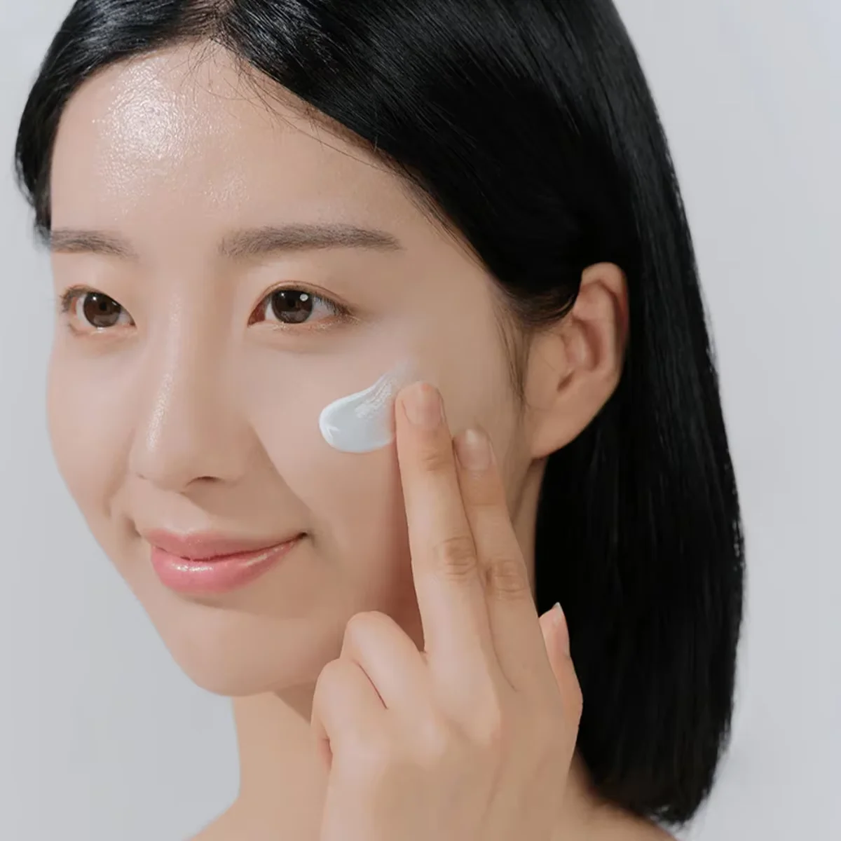 SKIN1004 Madagascar Centella Hyalu-Cica Water-Fit Sun Serum SPF50+ PA++++,Gentle,Outdoor High Protection,K-Beauty,Korean Makeup