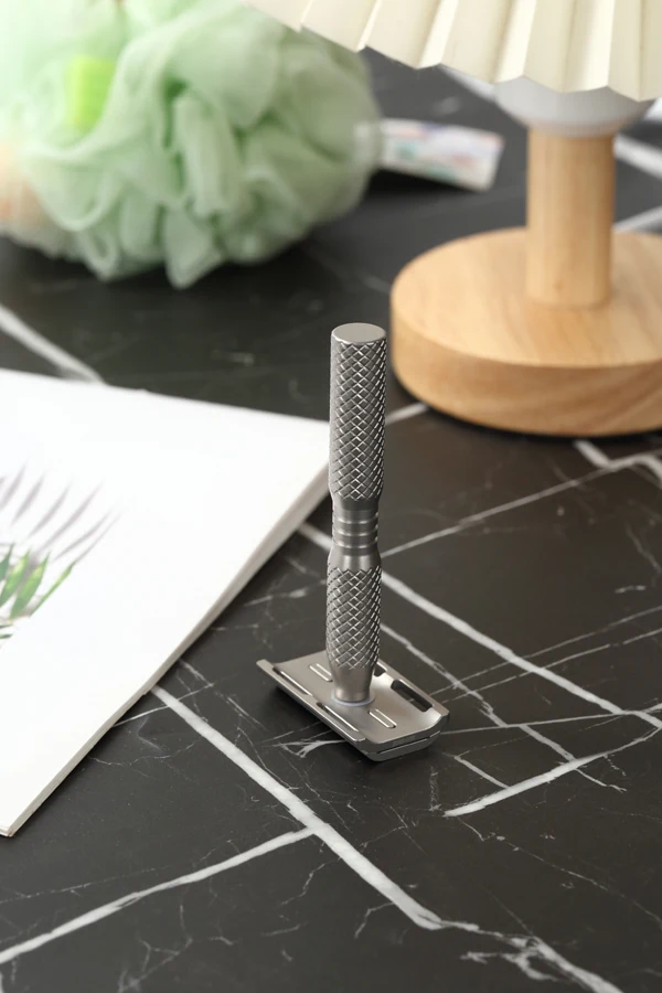 YAQI Ghost Cross Grain Pattern Titanium Light Weight Safety Razor