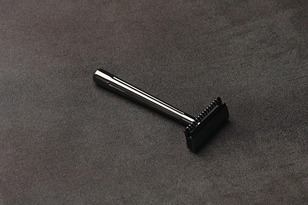 YAQI SE Katana /Globe Trotter Single Edge Safety Razor for Mens