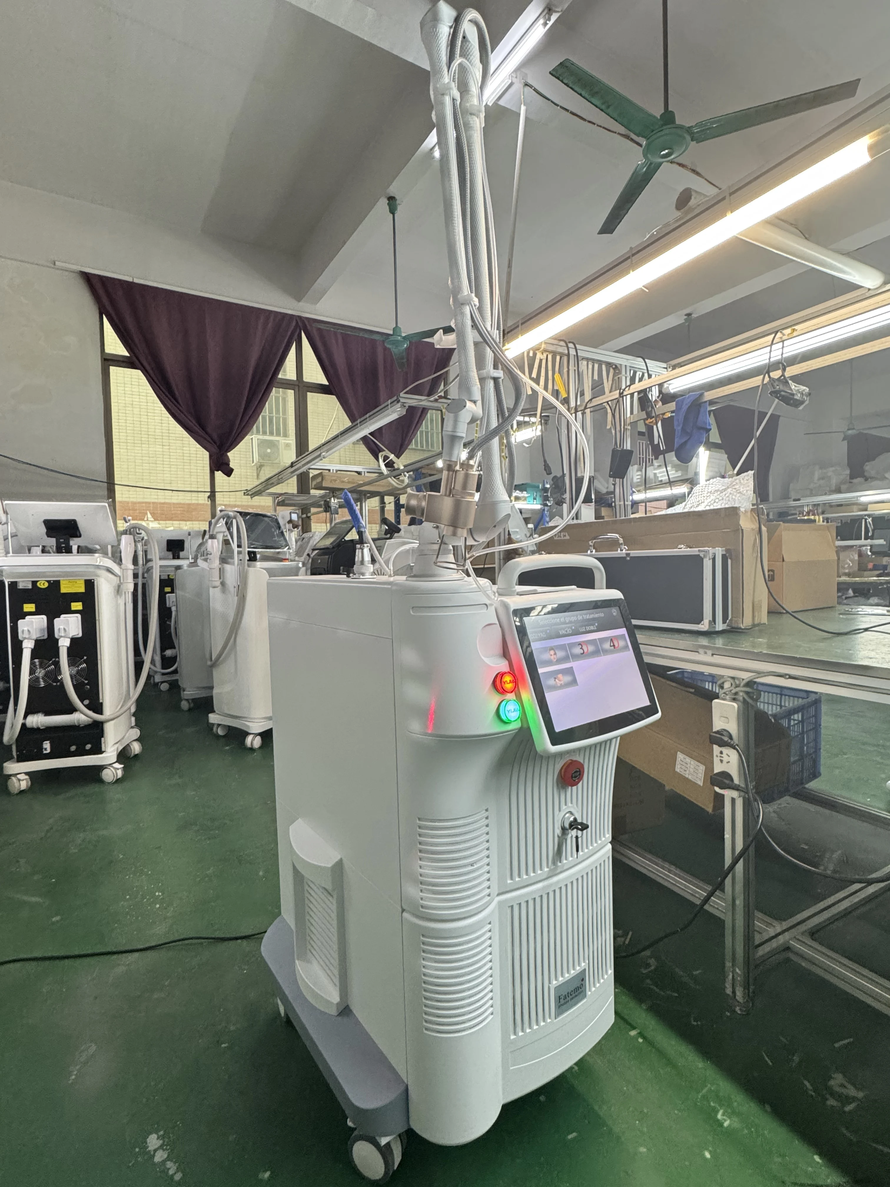 Newest Design 4D Fotona Co2 Fractional Lase Treatment Machine 10600nm Lase Beaut Machine For Resuacing Acne Scars