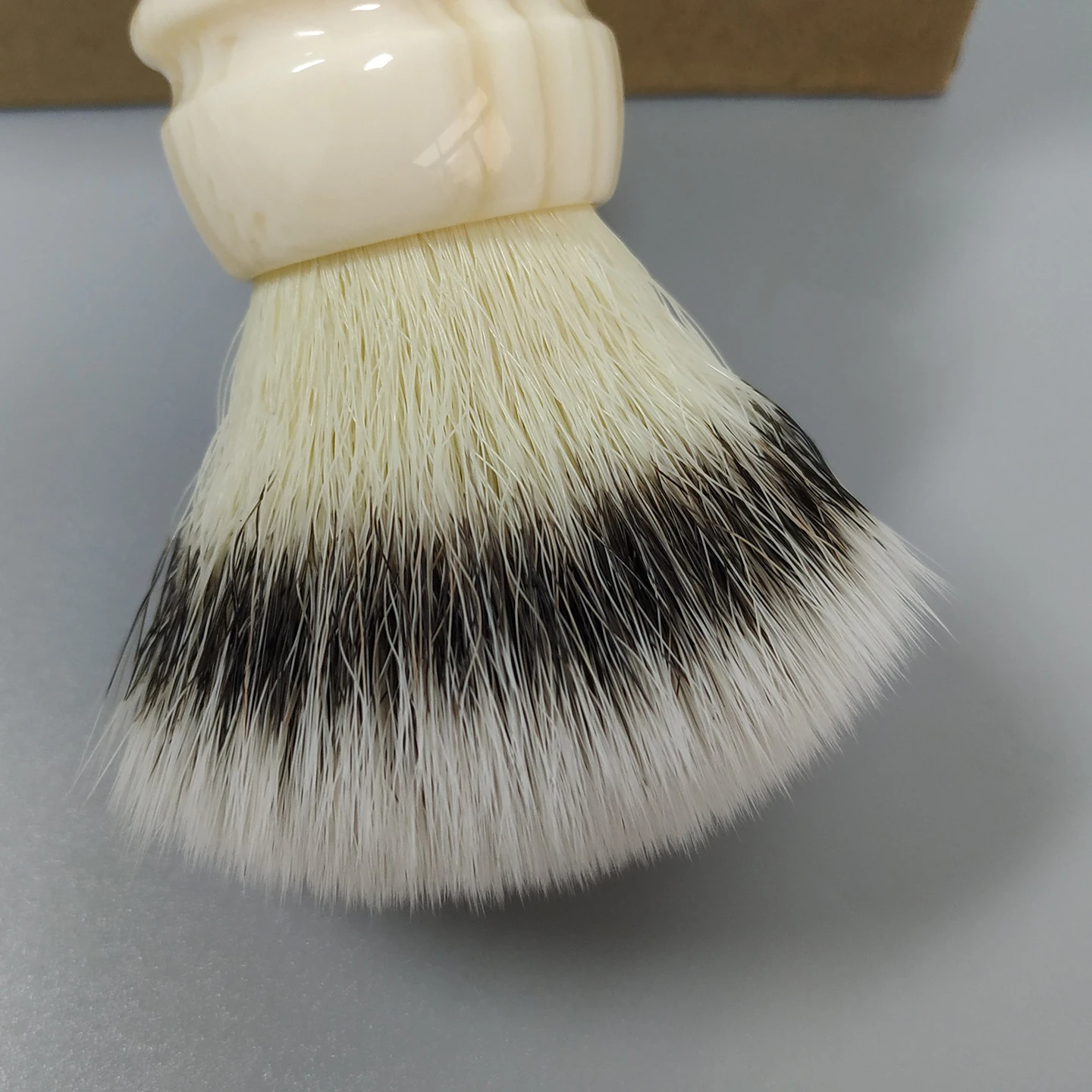 Dscosmetic Pink Piggy CN6 Synthetic Hair with Resin Handle for Man Wet Shaving