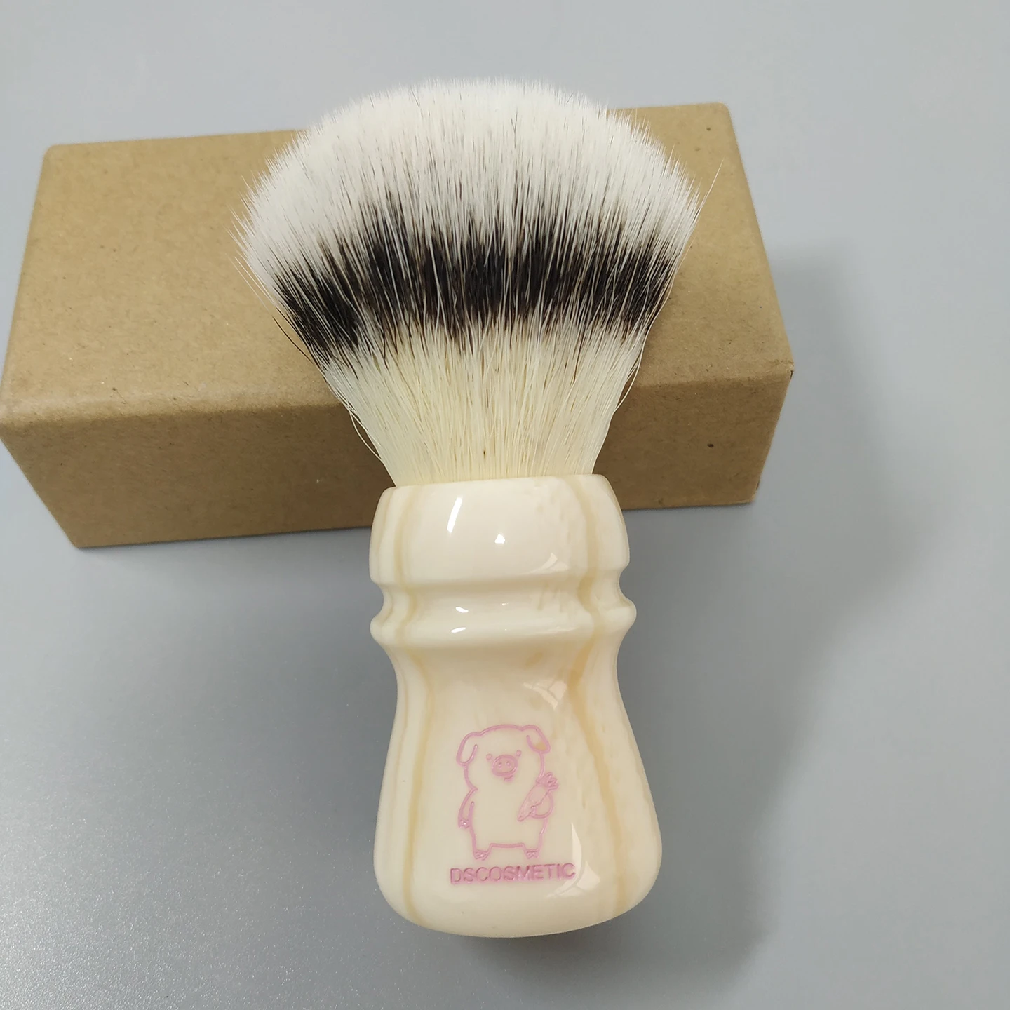 Dscosmetic Pink Piggy CN6 Synthetic Hair with Resin Handle for Man Wet Shaving
