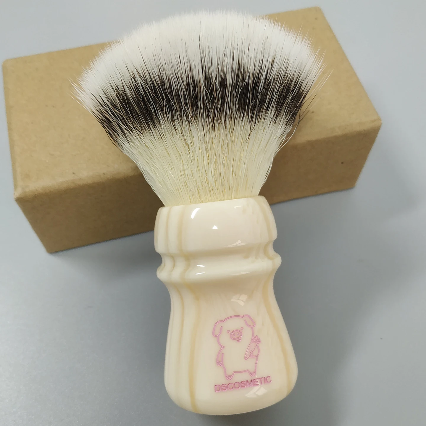 Dscosmetic Pink Piggy CN6 Synthetic Hair with Resin Handle for Man Wet Shaving
