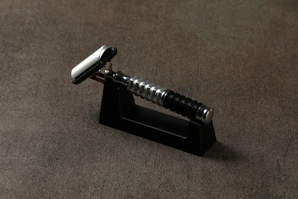 YAQI Wedge Colorful Men's Shaving Razor Holder - Stylish And Practical Grooming Accessory