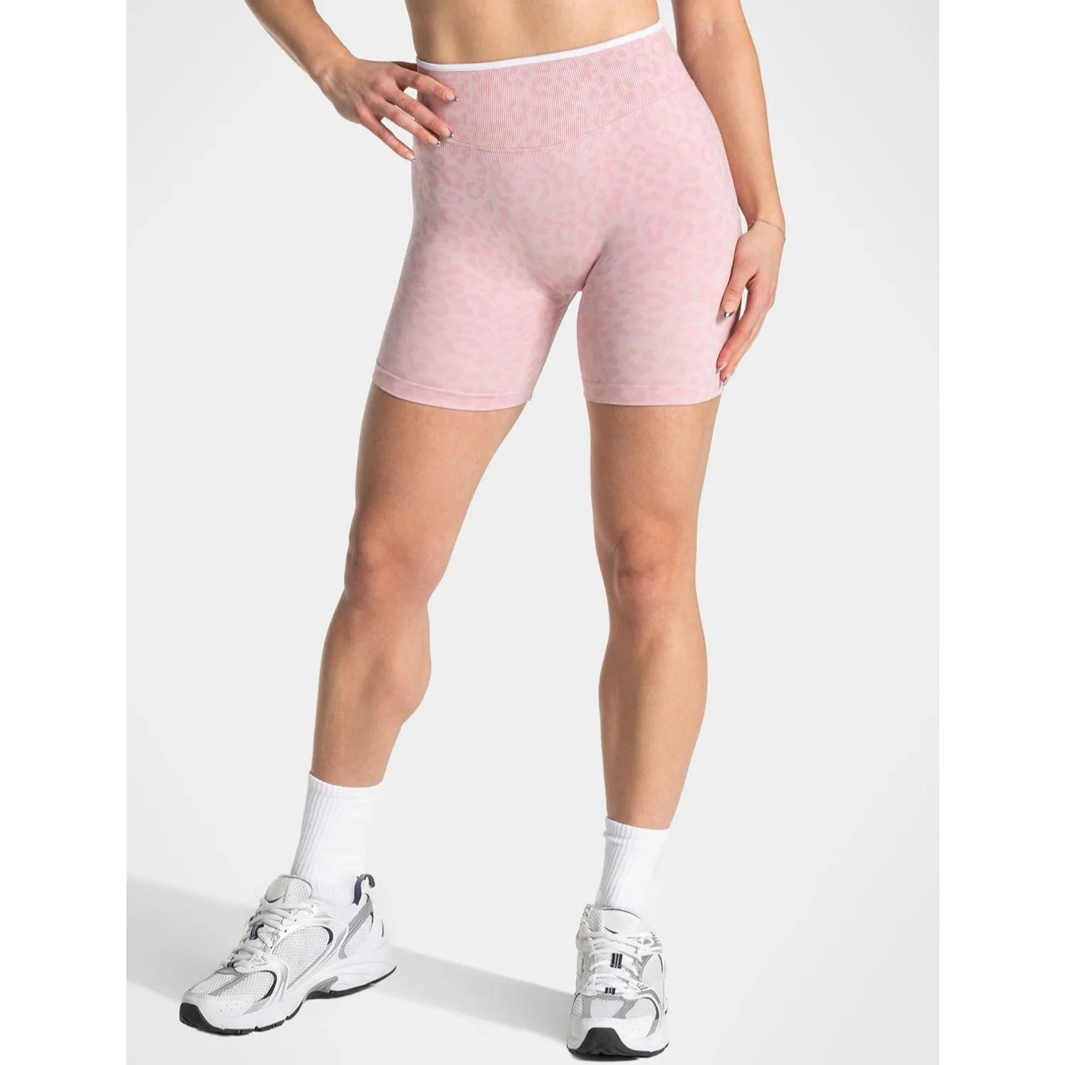 Summer Women's Seamless Leopard Print Sports Shorts White Border Contrasting High Waist Leggings Gym Yoga Exercise Sports Shorts