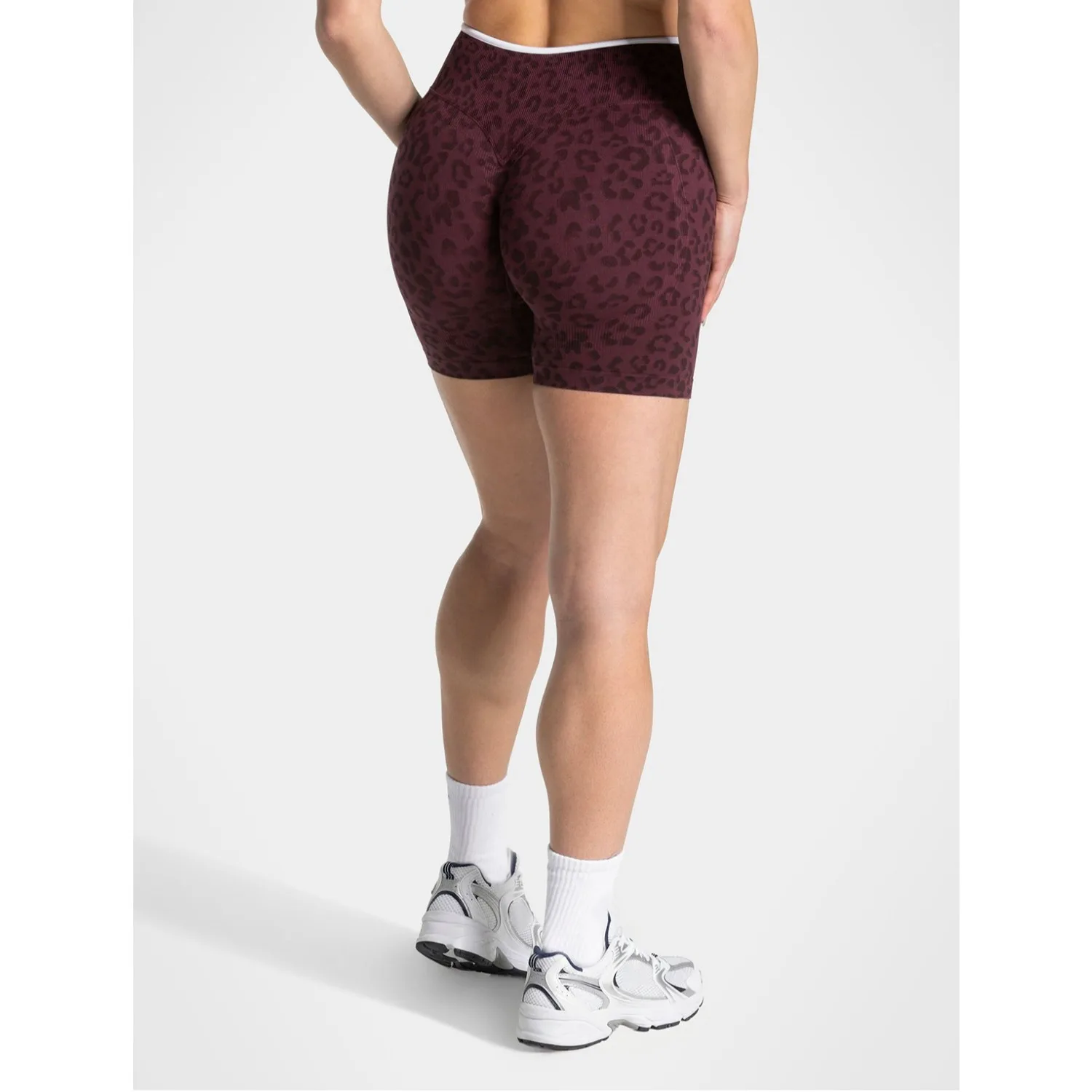 Summer Women's Seamless Leopard Print Sports Shorts White Border Contrasting High Waist Leggings Gym Yoga Exercise Sports Shorts