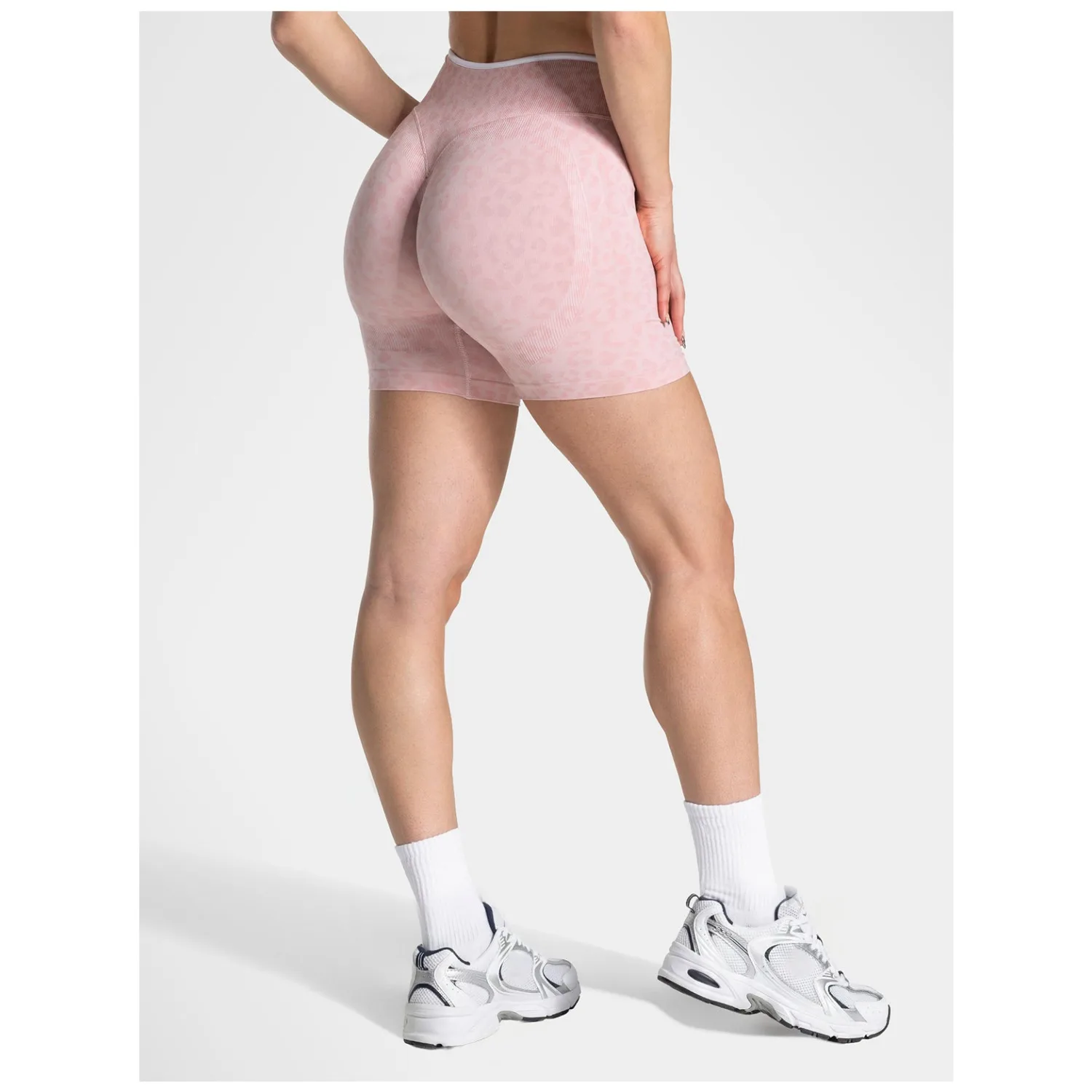 Summer Women's Seamless Leopard Print Sports Shorts White Border Contrasting High Waist Leggings Gym Yoga Exercise Sports Shorts