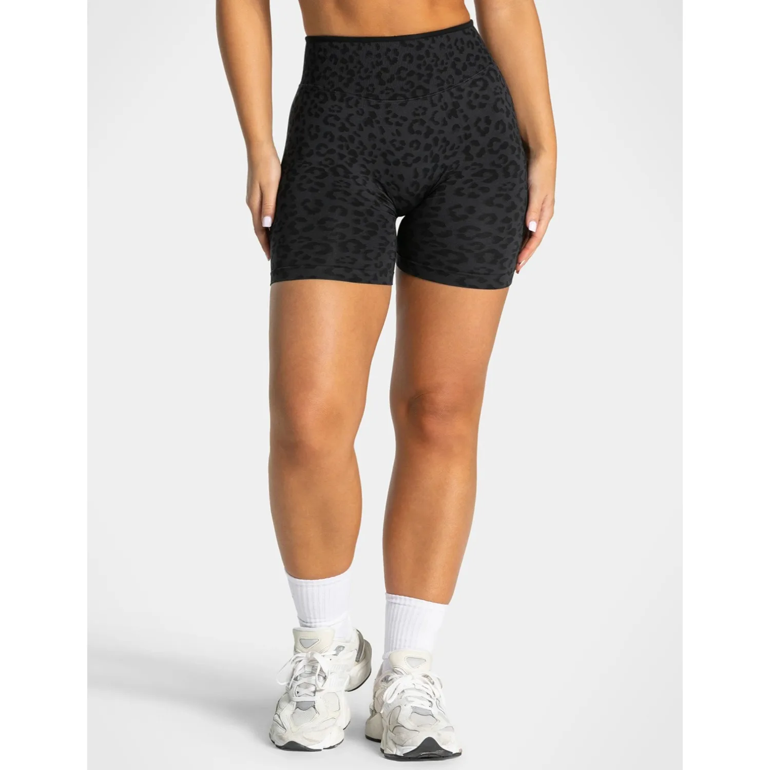 Summer Women's Seamless Leopard Print Sports Shorts White Border Contrasting High Waist Leggings Gym Yoga Exercise Sports Shorts