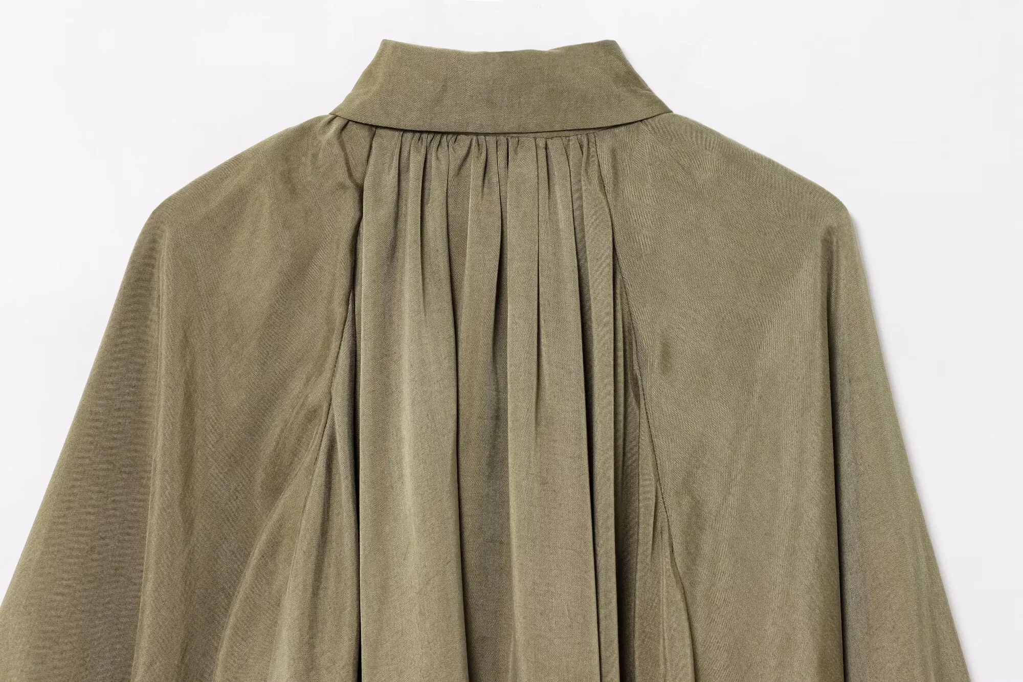 YENKYE Elegant Pleated Green Oversize Bomber Jacket Women Batwing Sleeve Lapel Collar 2025 Spring Coat Street Commuter Lady Top