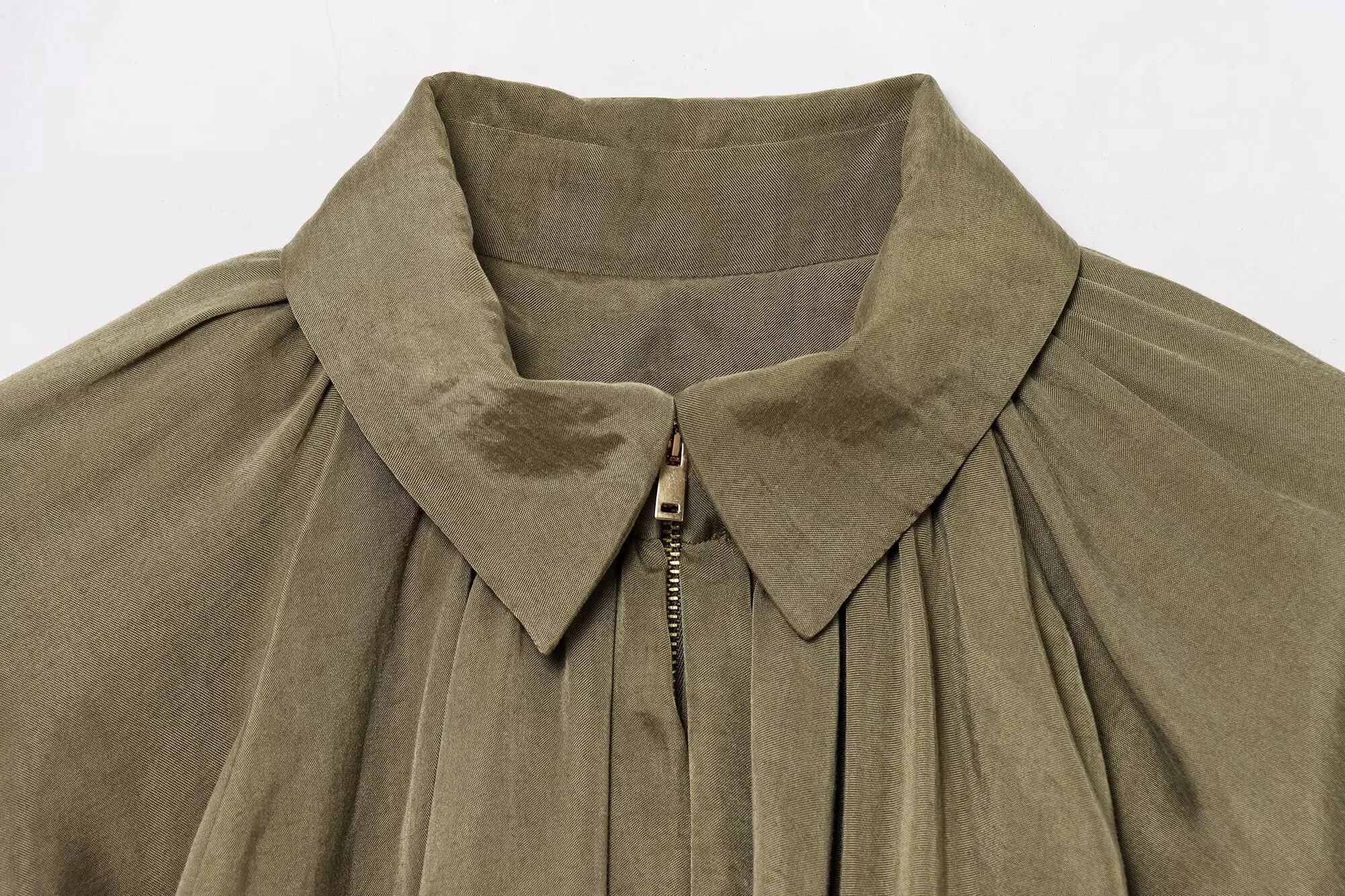 YENKYE Elegant Pleated Green Oversize Bomber Jacket Women Batwing Sleeve Lapel Collar 2025 Spring Coat Street Commuter Lady Top