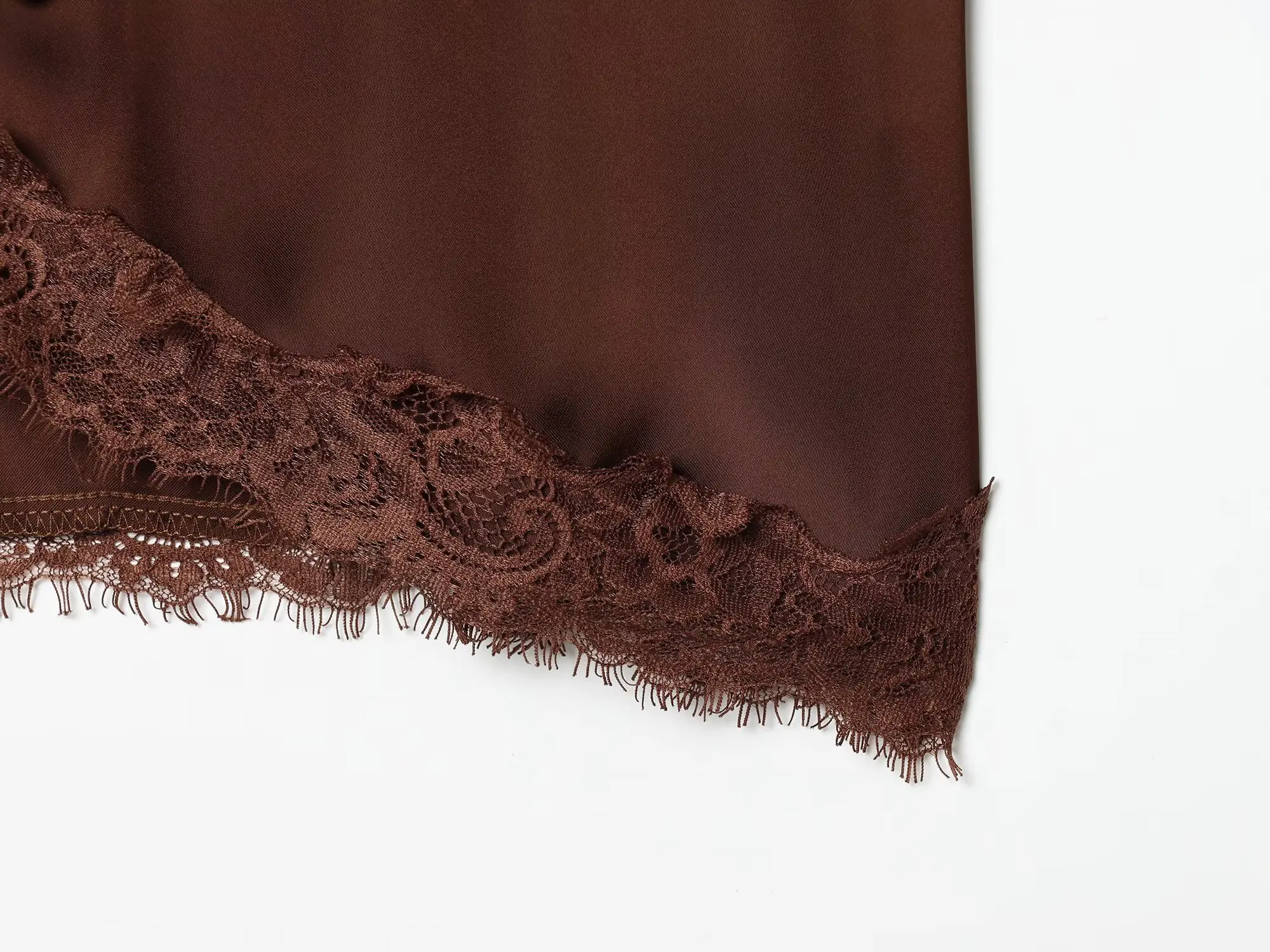 Lace-decorated satin-feel camisole crop top, flowing, sexy open back, 2026 summer new style, tie-waist, comfortable